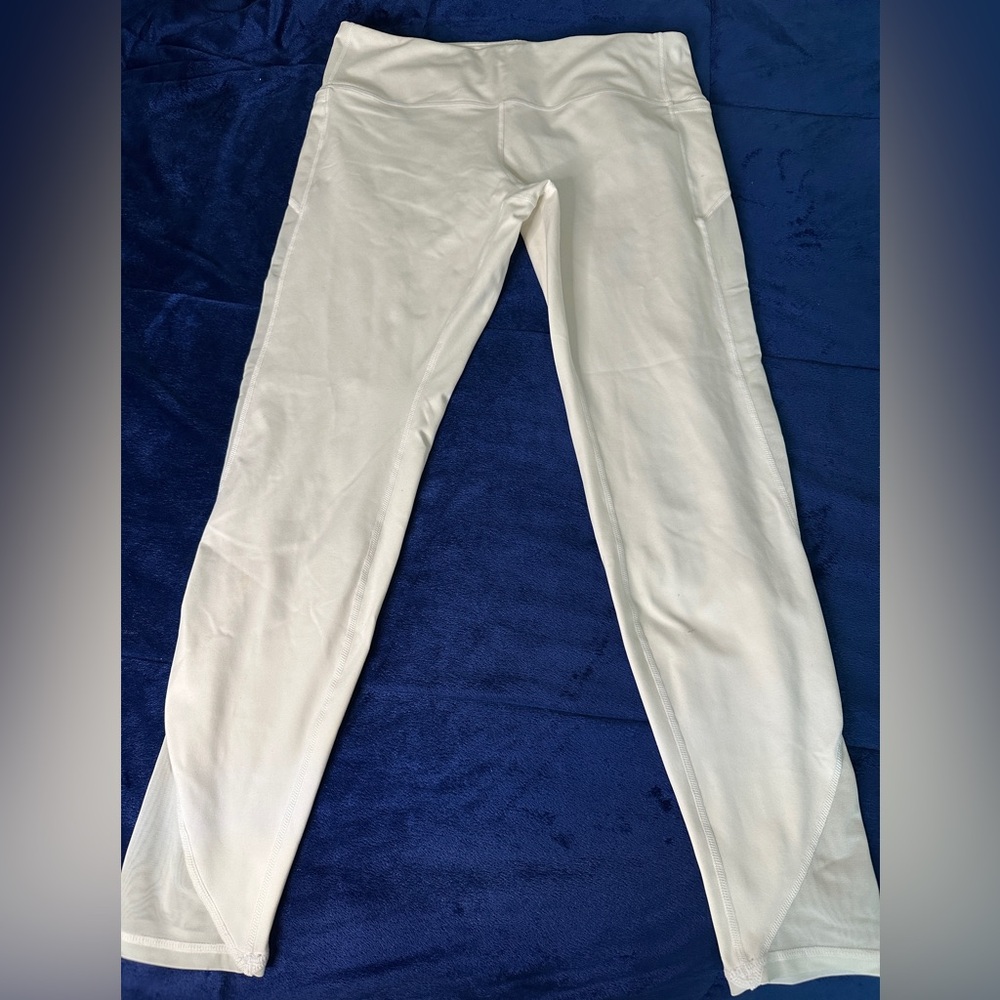 Women's White Leggings with side pockets on each side